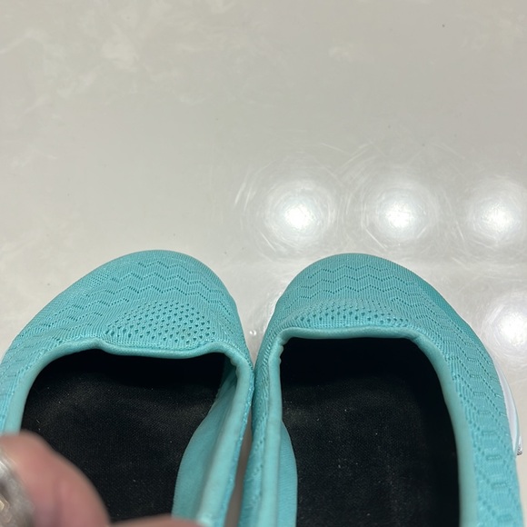 Sketchers go walk to size 6 1/2 worn maybe two times. Lightweight slip-ons. - Picture 6 of 7